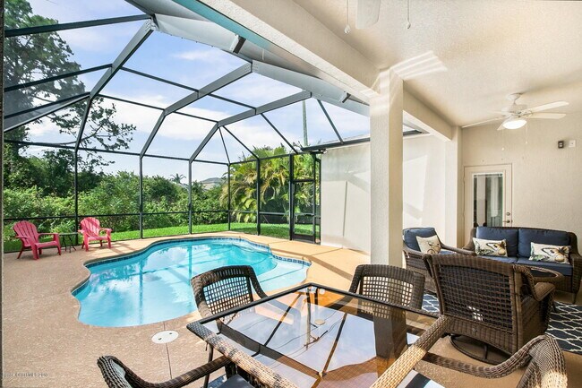 Building Photo - 4-bedroom, 2-bathroom pool home for rent.