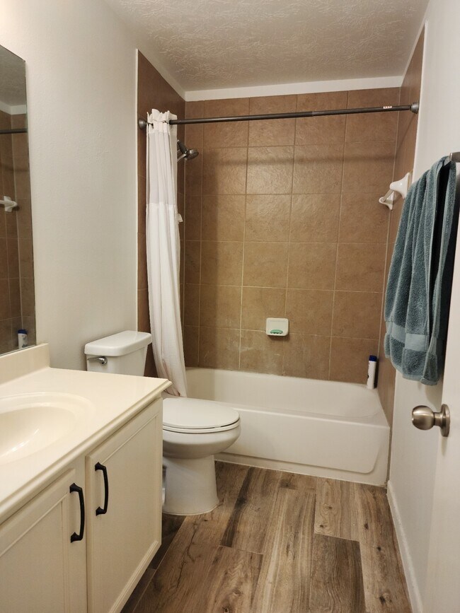 Building Photo - 11742 Fortune Park Dr