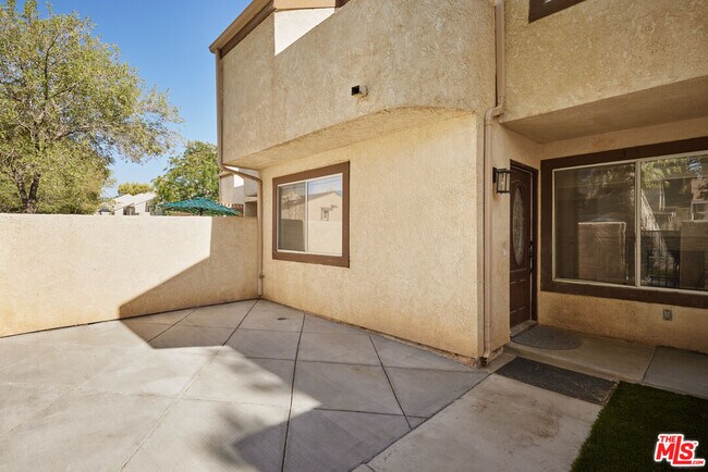 Building Photo - 1836 E Ave J2