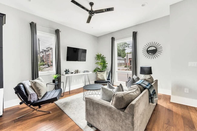 Building Photo - 1332 3rd Ave N