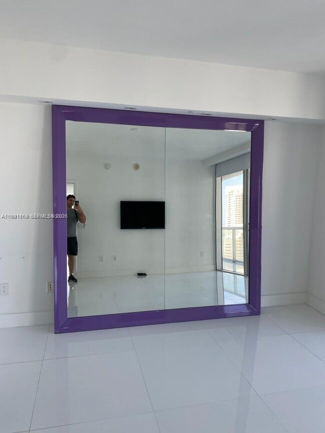 Building Photo - 495 Brickell Ave