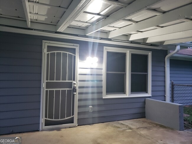 Building Photo - 512 Greenview Ave SE