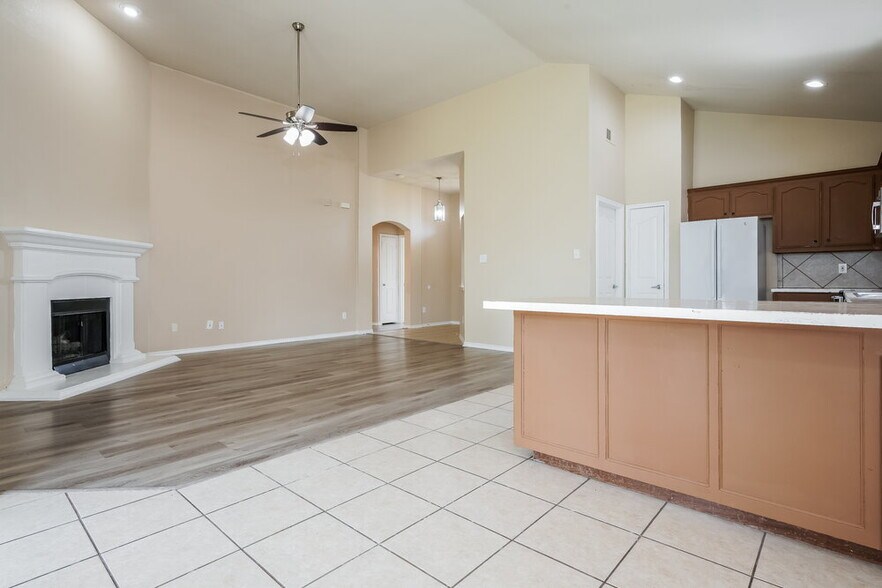 Building Photo - 12817 Dorset Dr