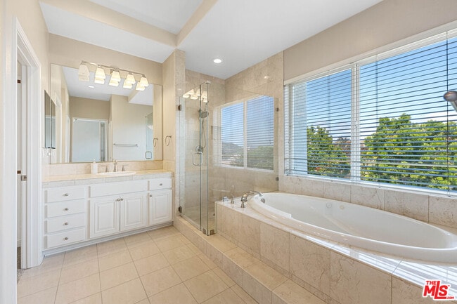 Building Photo - 1385 White Feather Ct