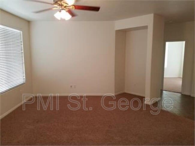 Building Photo - 3753 E Canyon Crest Ave