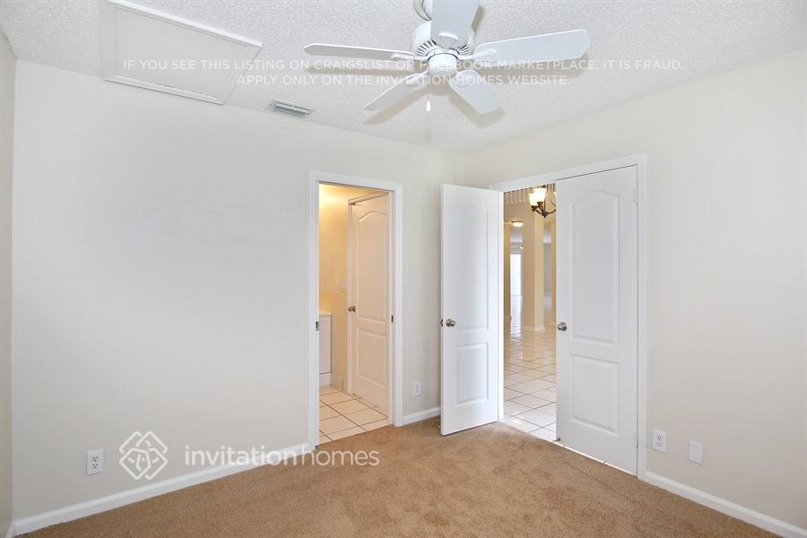 Building Photo - 1211 NW 193rd Ave