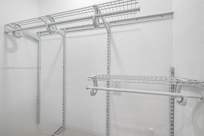 Building Photo - 911 Meridian Ave