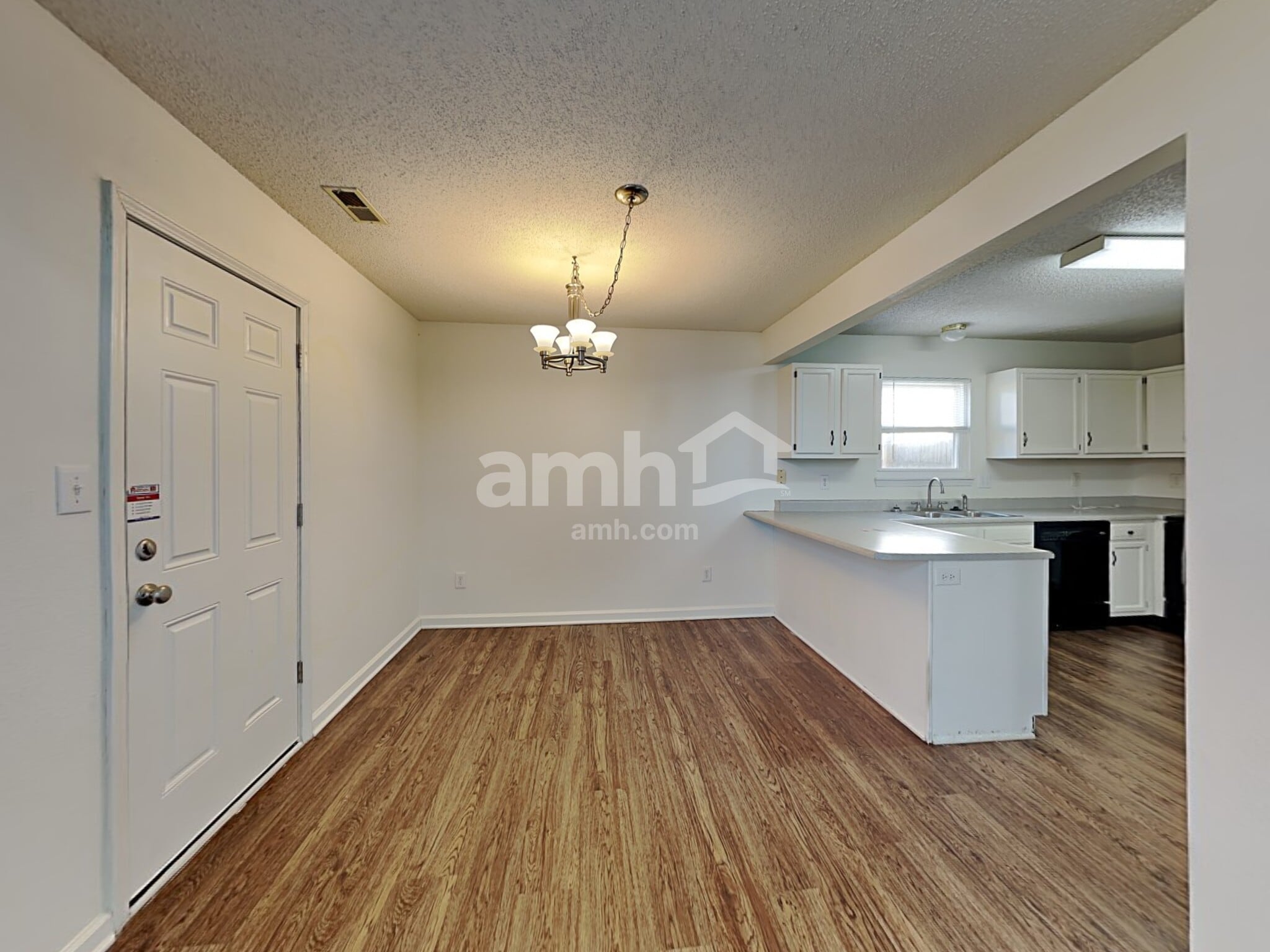 Building Photo - 1676 Sweetwater Ln