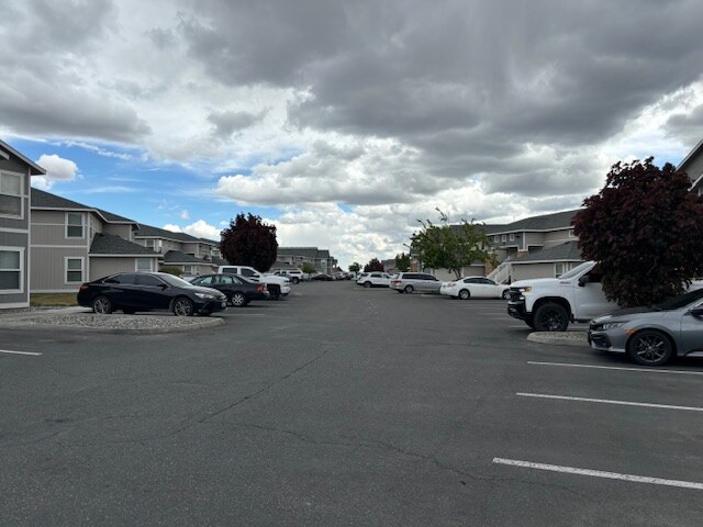 Building Photo - 6405 Chapel Hill Blvd