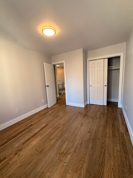 Building Photo - 821 Madison St