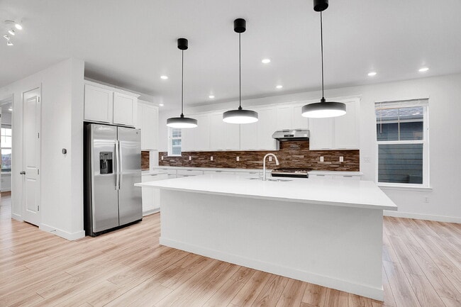 Building Photo - $3,650.00 - 4 Beds 3 Baths Single Family H...