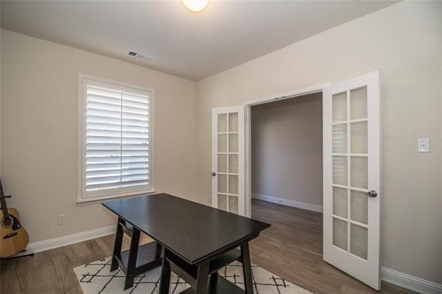 Building Photo - 908 Foxglove Dr