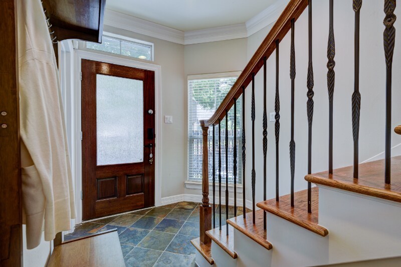 Building Photo - 606 Leverkuhn St