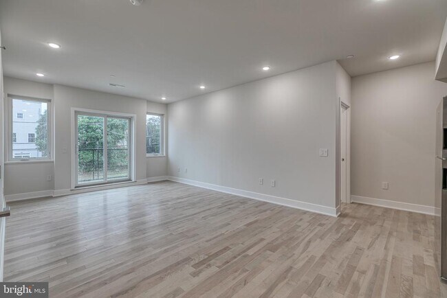 Building Photo - 1518 N 8th St