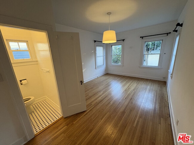 Building Photo - 4181 Lincoln Ave