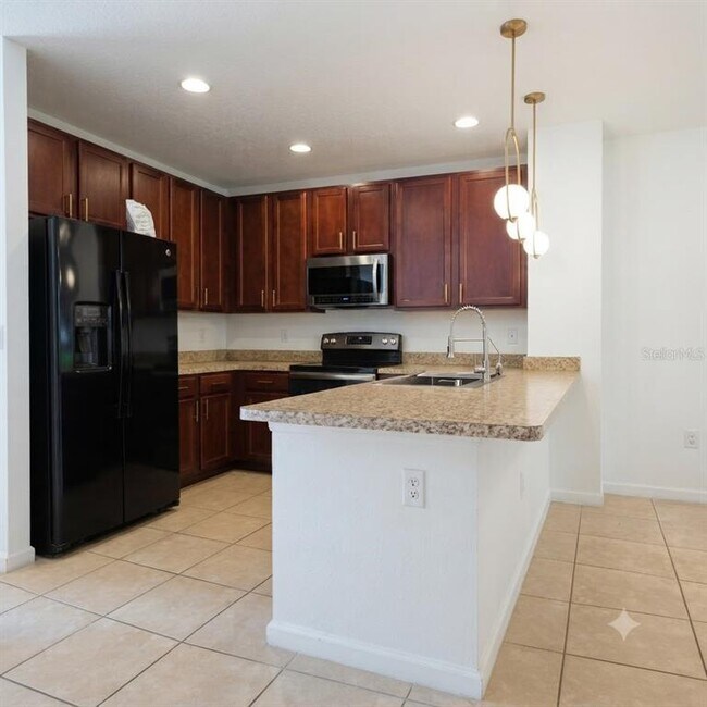Building Photo - 1561 Chelsea Dr