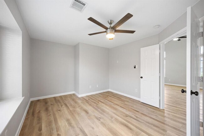 Building Photo - 1413 Catalina Dr