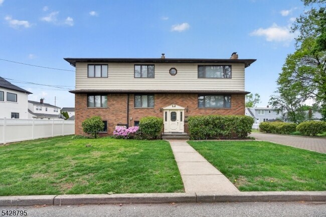 Building Photo - 97 Sipp Ave