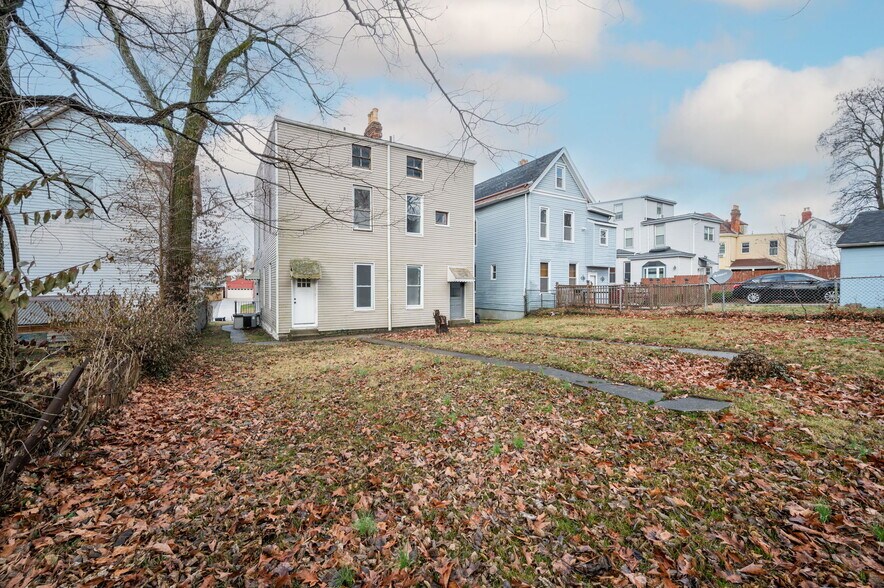 Building Photo - 3328 Fairfield Ave
