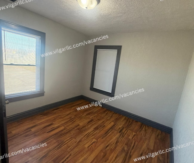 Building Photo - 3713 Hemlock St