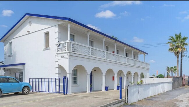 Building Photo - 102 W Corral St