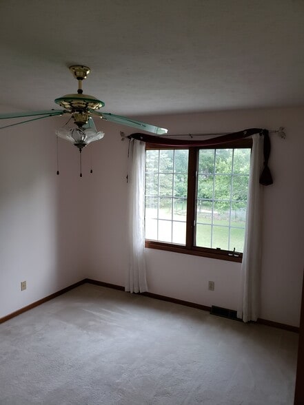 Building Photo - 5260 Silver Dawn Ln