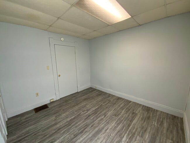 Building Photo - 610 Harmon St