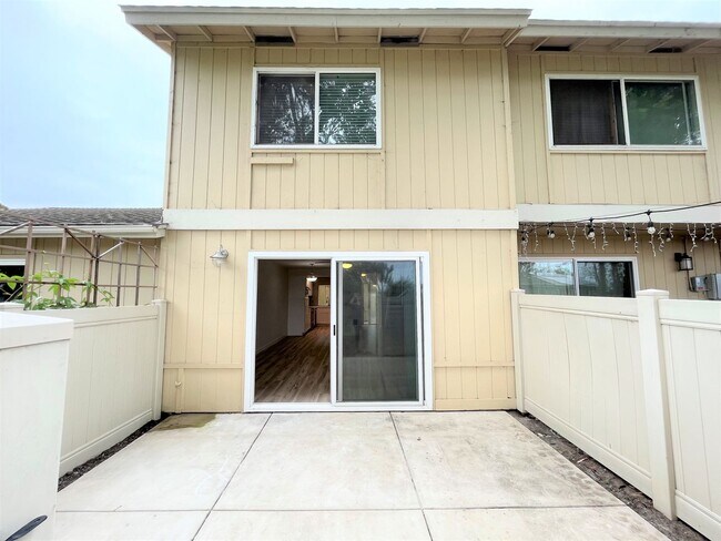 Building Photo - Light & Bright, Remodeled 3BD/1.5BA w/ 1 Car Garage, Comm Pool, Park and Greenbelts