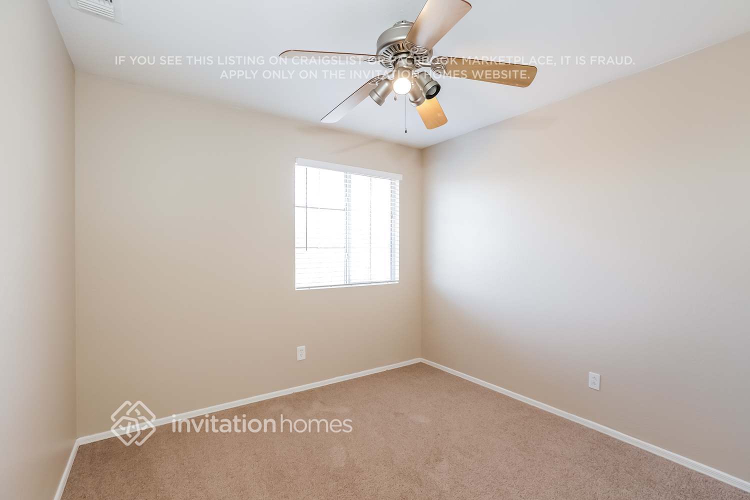 Building Photo - 11718 W Laurel Ln