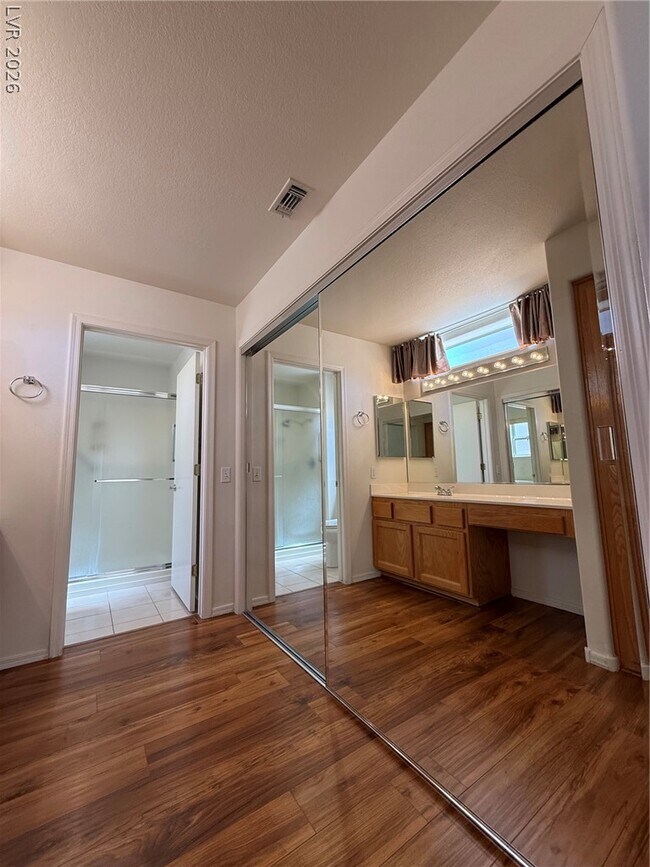 Building Photo - 10905 Mill Cove Ave