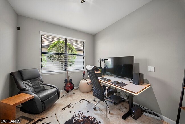 Building Photo - 7052 Live Oak Dr