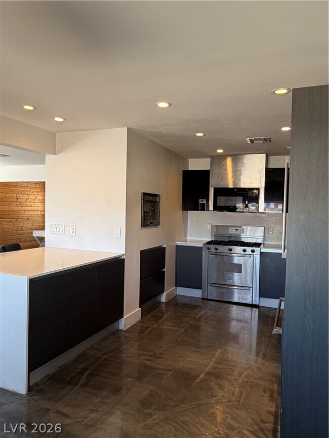 Building Photo - 3988 Delos Dr