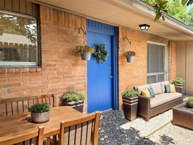 Building Photo - 1529 Wirt Rd