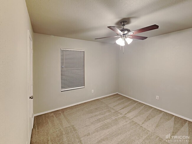 Building Photo - 4908 Parkrise Dr