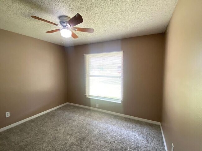 Building Photo - 3/2 East Orlando home -$500 OFF THE FIRST MONTH'S RENT