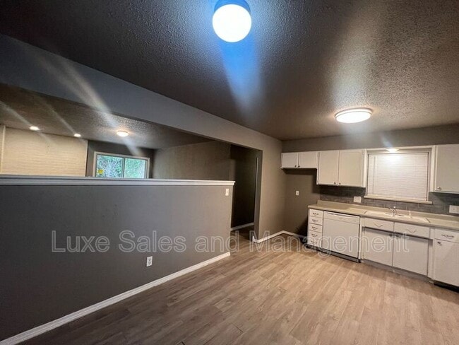 Building Photo - 503 Turtle Creek Dr