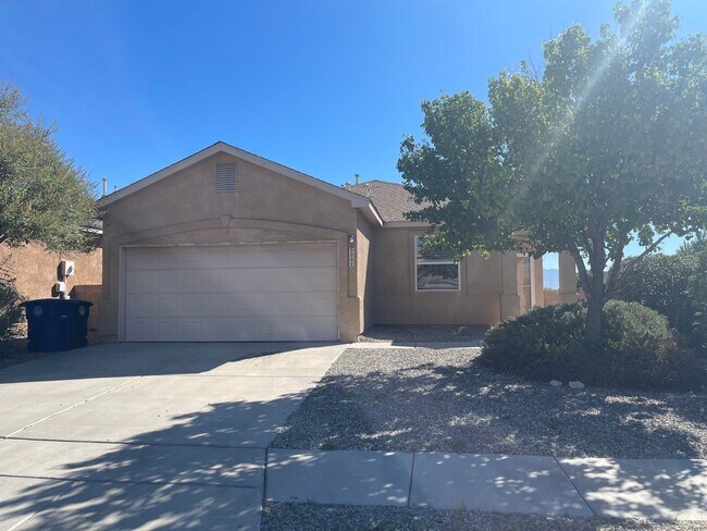 Building Photo - Great 3 Bedroom Home