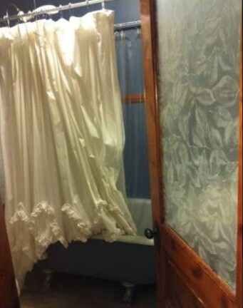 Building Photo - 2451 Maplewood Ave