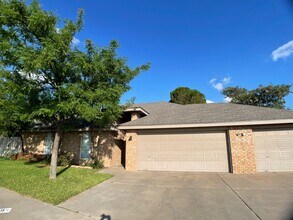 Building Photo - COMING SOON!!!!  Beautiful Home in East Park