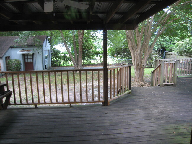 Covered deck. - 1911 E 4th St