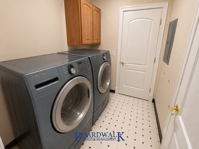 Building Photo - 150 S 300 E