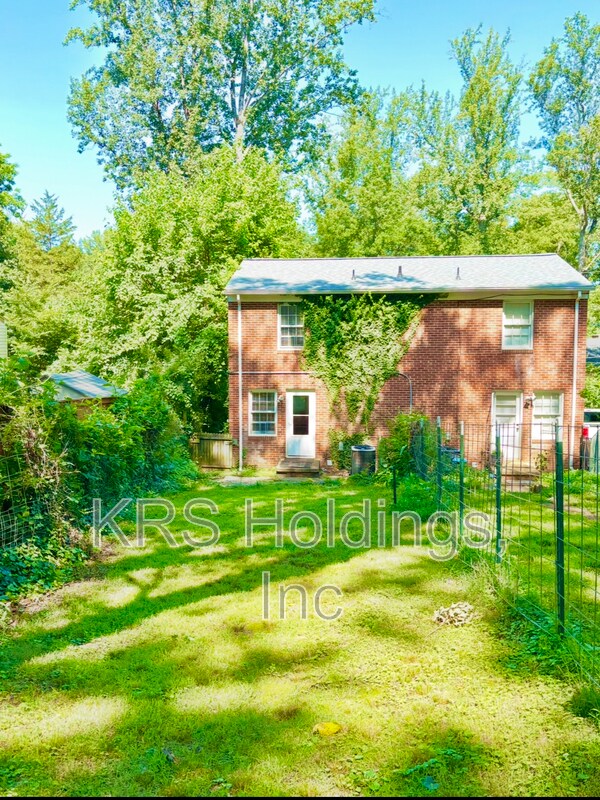 Building Photo - 252 Old Lynchburg Rd
