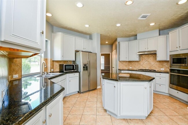 Building Photo - 12823 Dadebrook Ct