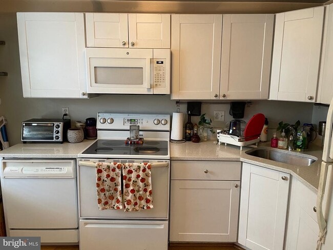 Building Photo - 1813 Key Blvd