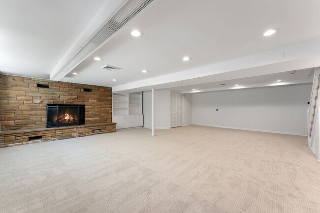 Building Photo - 128 Moorland Dr