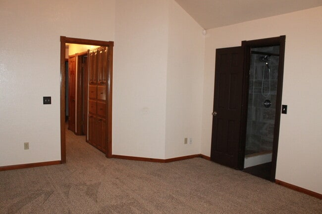 Building Photo - Carl Albert Schools! - Great Home!