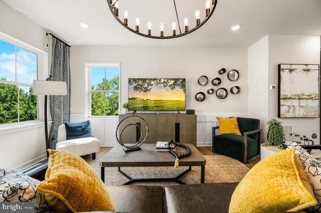 Building Photo - 35 E Front St