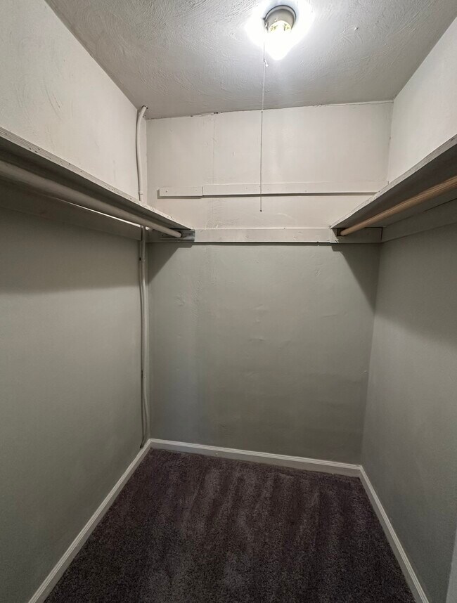 Building Photo - 600 Harbour N Dr