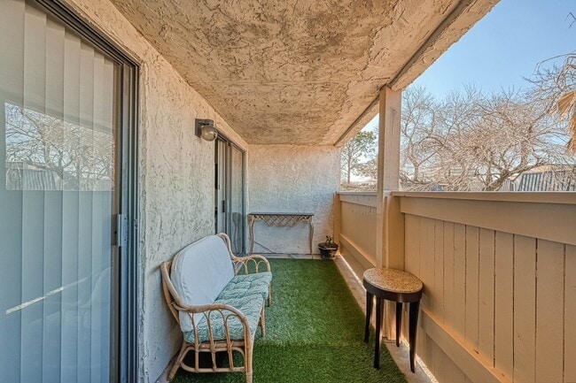 Building Photo - 8433 Hearth Dr