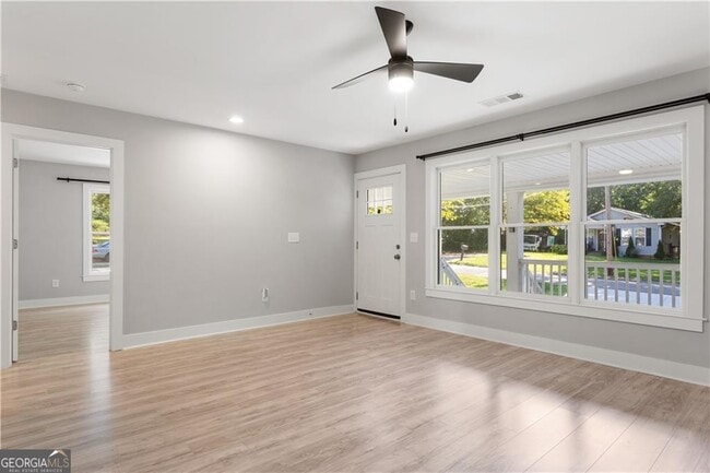 Building Photo - 2666 Davenport St